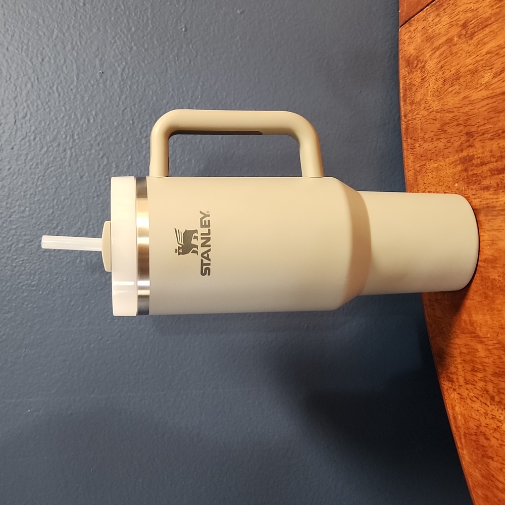 The Quencher H2.0 Flowstate 40oz Tumbler